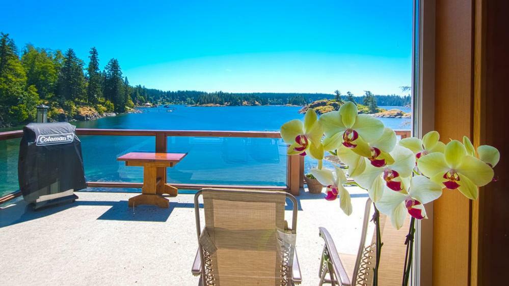 Gowlland Harbour Resort Heriot Bay Экстерьер фото