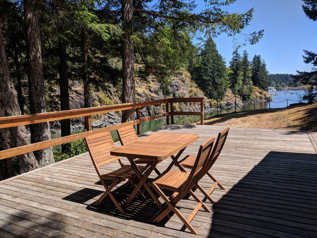 Gowlland Harbour Resort Heriot Bay Экстерьер фото