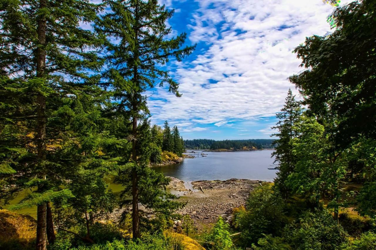 Gowlland Harbour Resort Heriot Bay Экстерьер фото