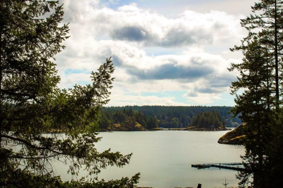 Gowlland Harbour Resort Heriot Bay Экстерьер фото